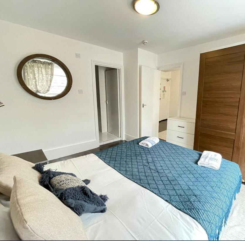Captivating 1-Bed Apartment In ロンドン エクステリア 写真